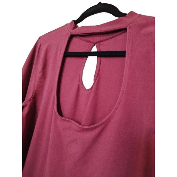 Torrid Burgundy Mock Neck Keyhole Long Sleeve Top Open Back Size 2 (2X) - Picture 6 of 8
